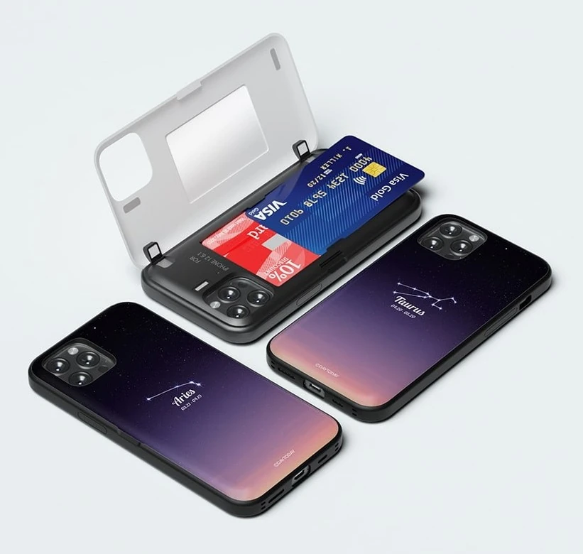 갤럭시S20 SM-G981N 카드 케이스 별자리 1_물병자리 카드가 꽂힌 열린 케이스와 닫힌 후면을 함께 놓은 모습